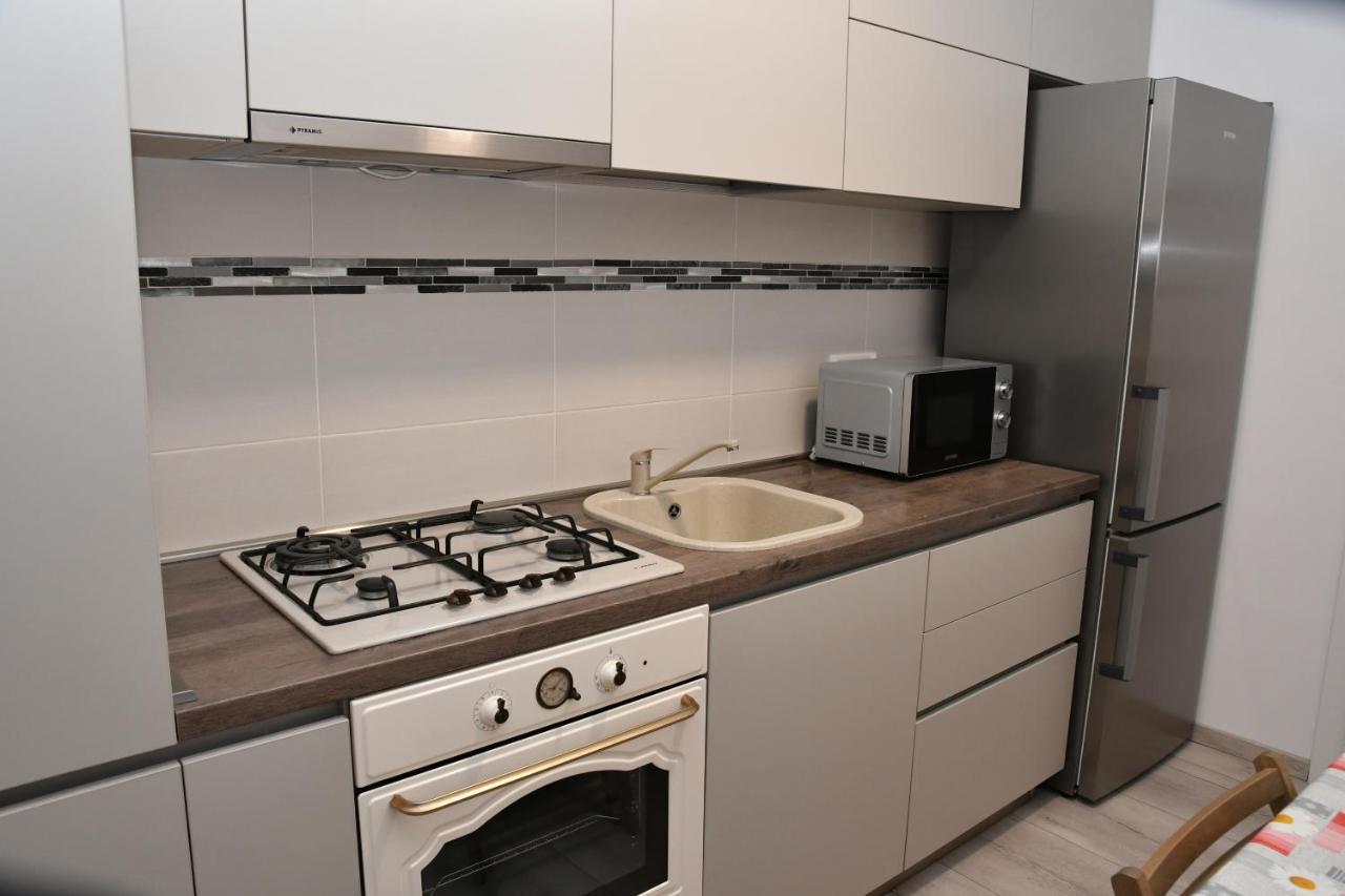 شقة Toporasi Apartament كرايوفا المظهر الخارجي الصورة