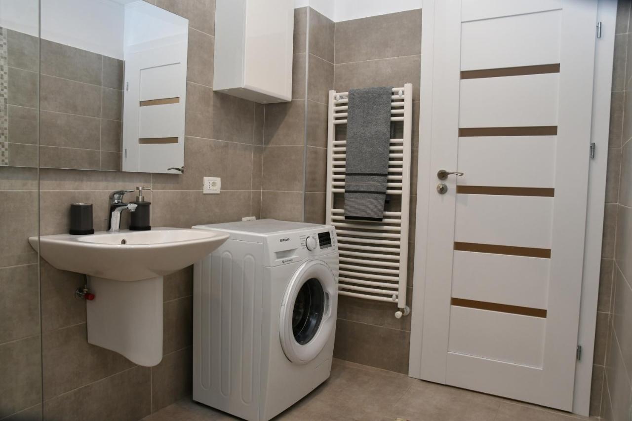 شقة Toporasi Apartament كرايوفا المظهر الخارجي الصورة