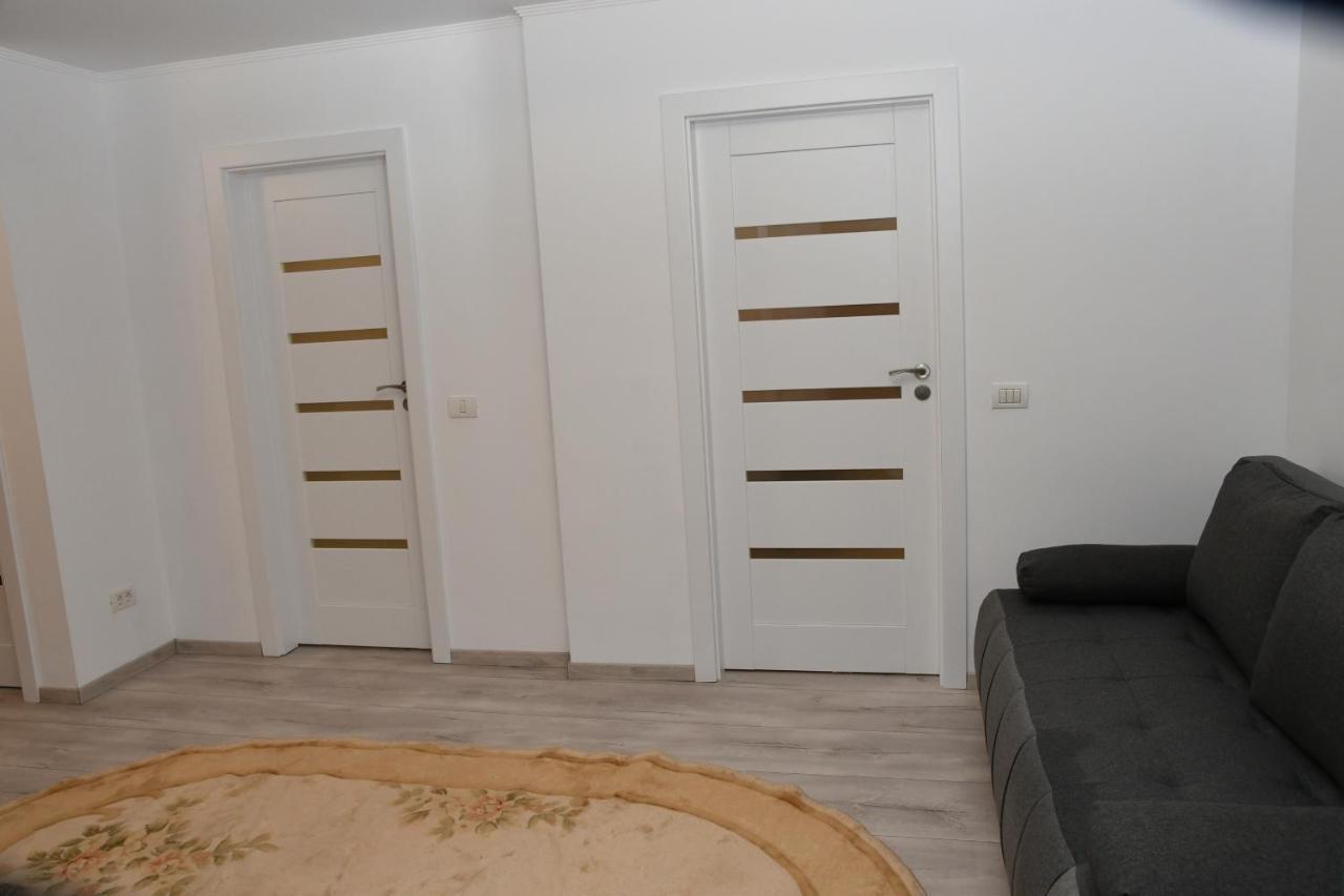 شقة Toporasi Apartament كرايوفا المظهر الخارجي الصورة