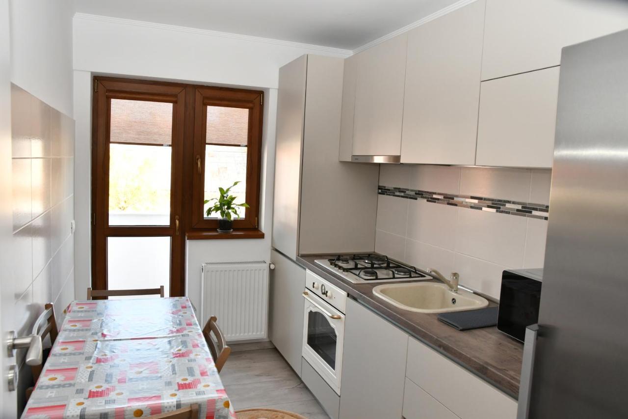 شقة Toporasi Apartament كرايوفا المظهر الخارجي الصورة